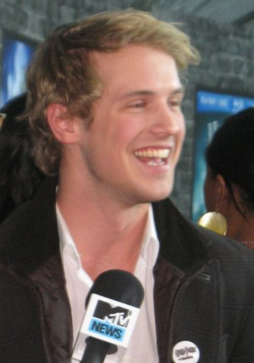 Freddie Stroma
