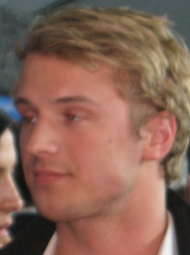 Freddie Stroma
