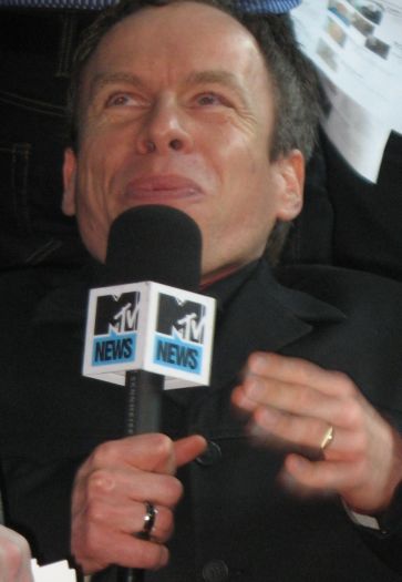 Warwick Davis
