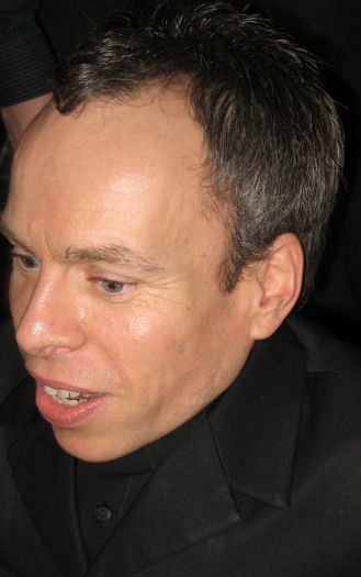 Warwick Davis
