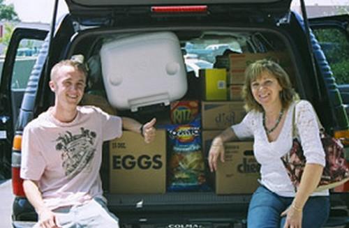 "There With Care"
Tom Felton and his mum, Sharon.
Keywords: tom felton, charity